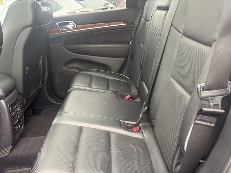 Jeep Grand Cherokee 4WD 4dr Overland 2011