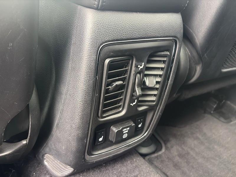 Jeep Grand Cherokee 4WD 4dr Overland 2011