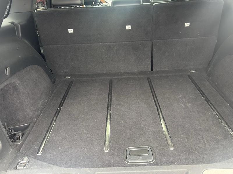 Jeep Grand Cherokee 4WD 4dr Overland 2011