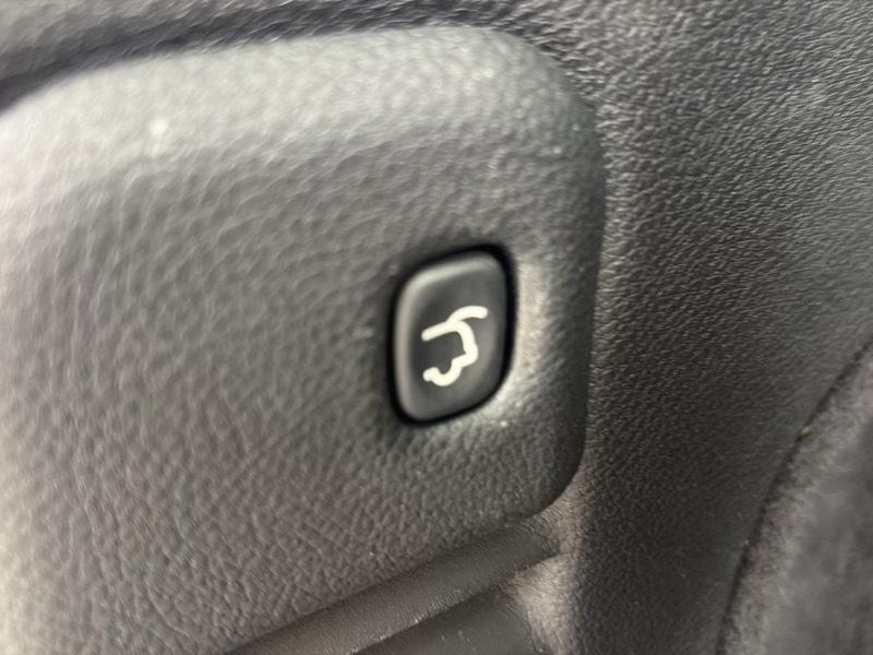 Jeep Grand Cherokee 4WD 4dr Overland 2011