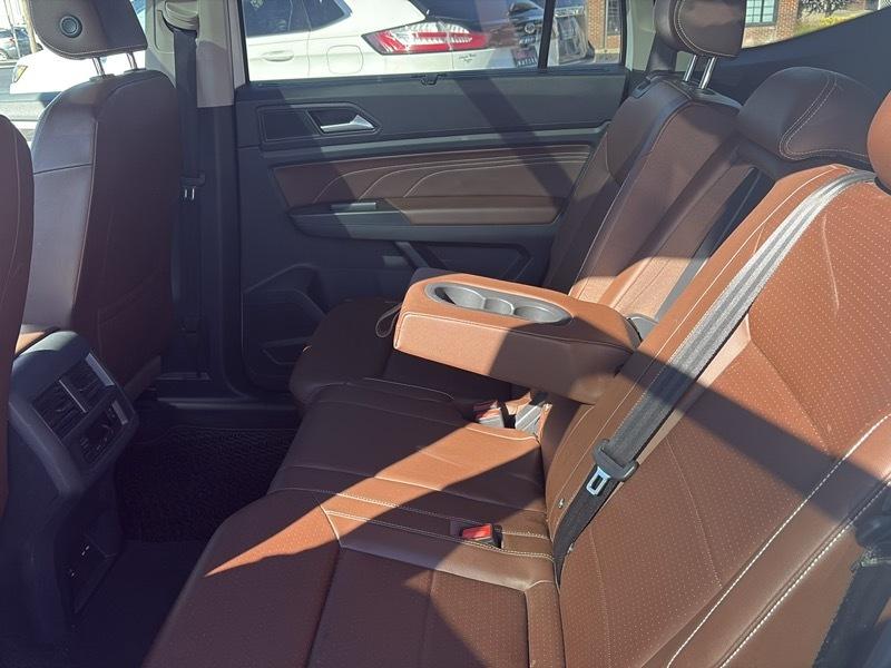 Volkswagen Atlas 2.0T SE w/Technology 4MOTION 2022