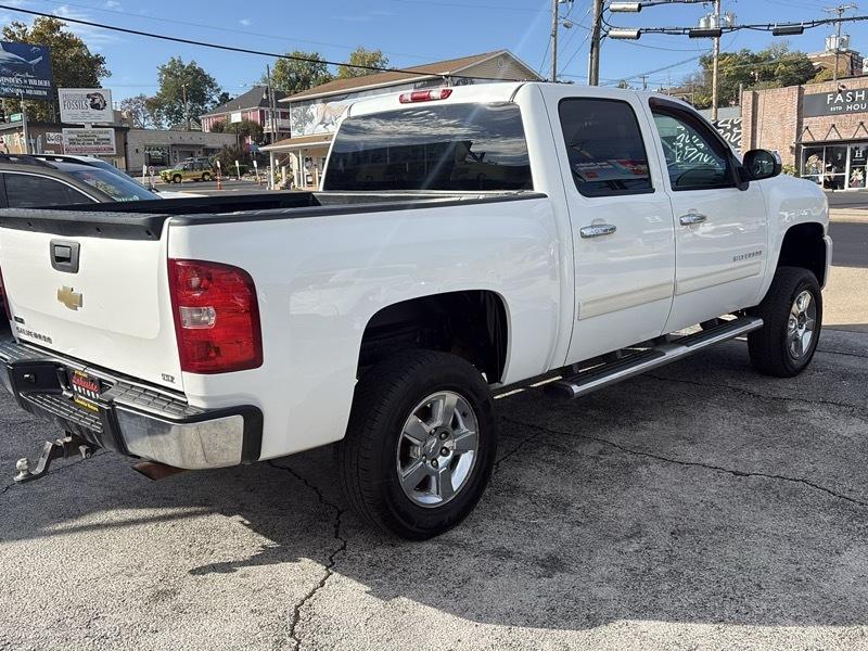 Chevrolet Silverado 1500 2WD Crew Cab 143.5" LTZ 2011