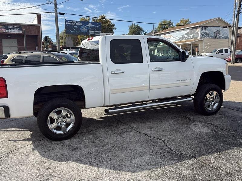 Chevrolet Silverado 1500 2WD Crew Cab 143.5" LTZ 2011