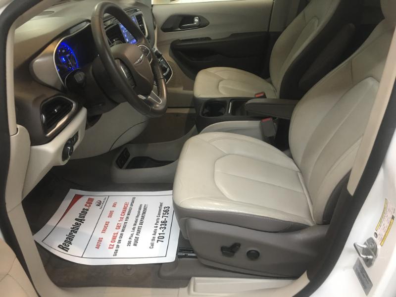Chrysler Pacifica  2017 Chrysler Pacifica  2017