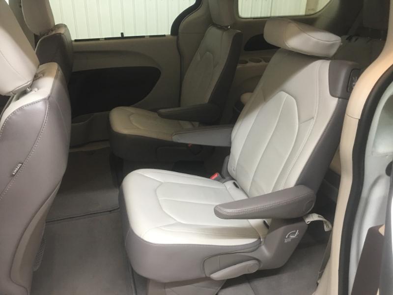 Chrysler Pacifica  2017 Chrysler Pacifica  2017