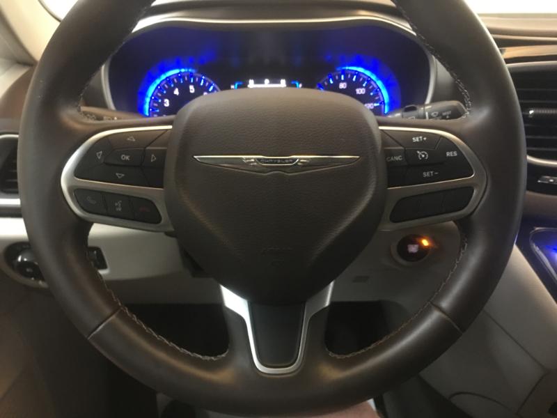 Chrysler Pacifica  2017 Chrysler Pacifica  2017