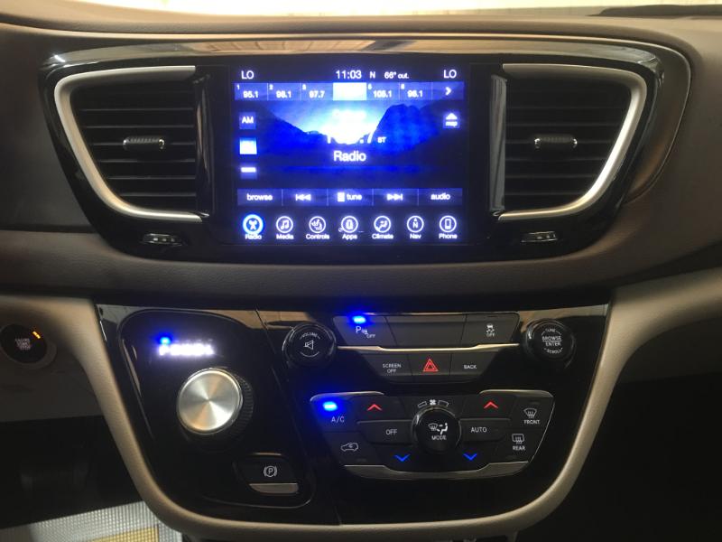 Chrysler Pacifica  2017 Chrysler Pacifica  2017