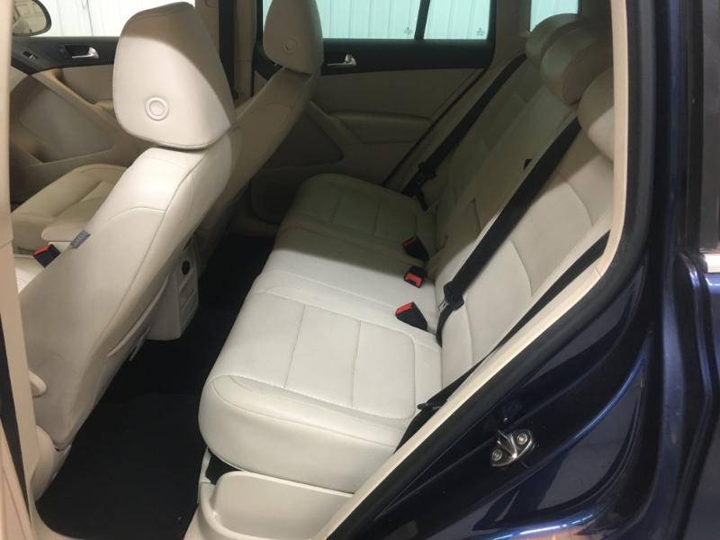 Volkswagen Tiguan  2011