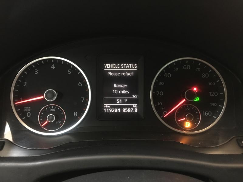 Volkswagen Tiguan  2011