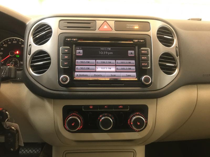 Volkswagen Tiguan  2011