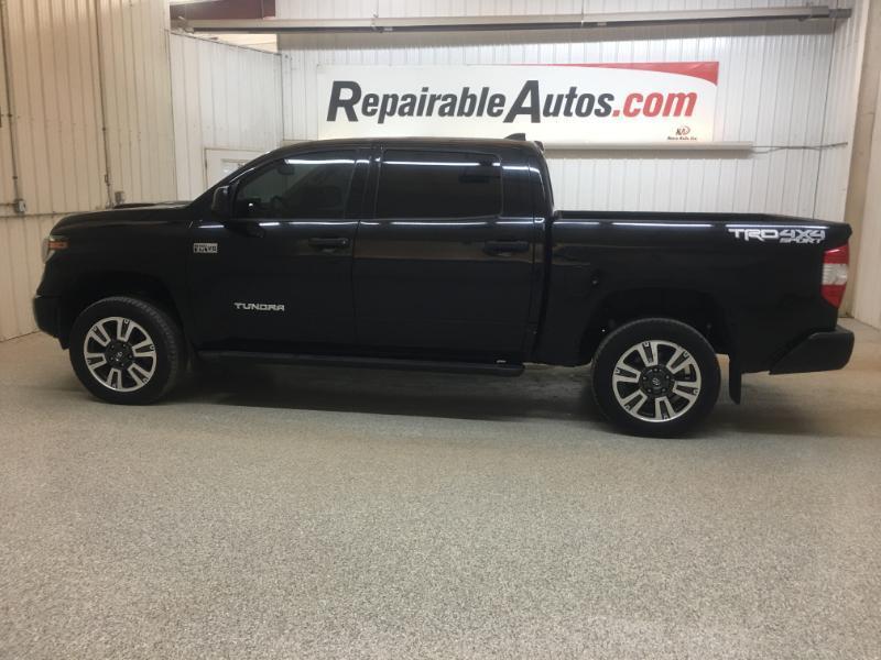Toyota Tundra  2021