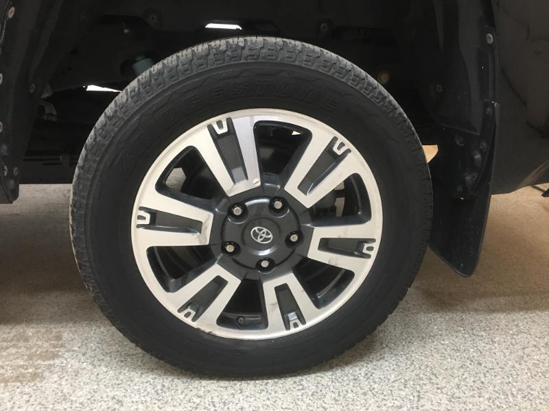 Toyota Tundra  2021