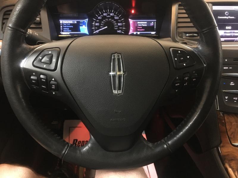 Lincoln MKS  2013
