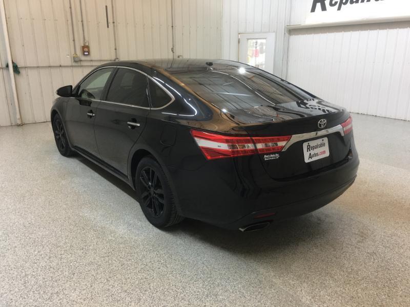 Toyota Avalon  2015