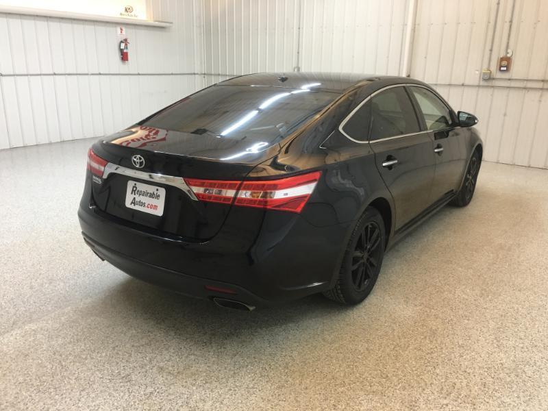 Toyota Avalon  2015