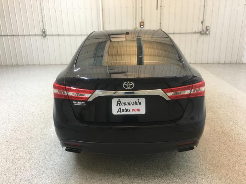 Toyota Avalon  2015