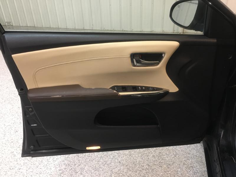 Toyota Avalon  2015