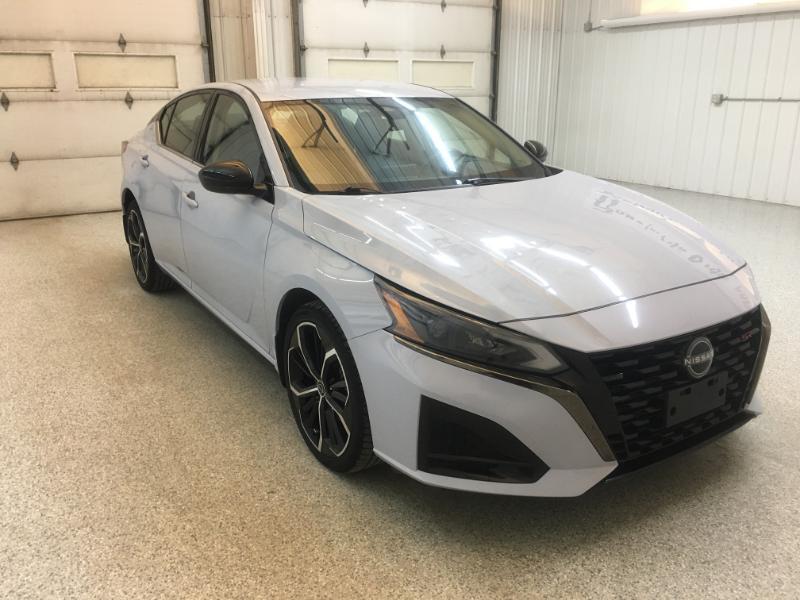 Nissan Altima  2023