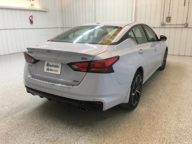 Nissan Altima  2023
