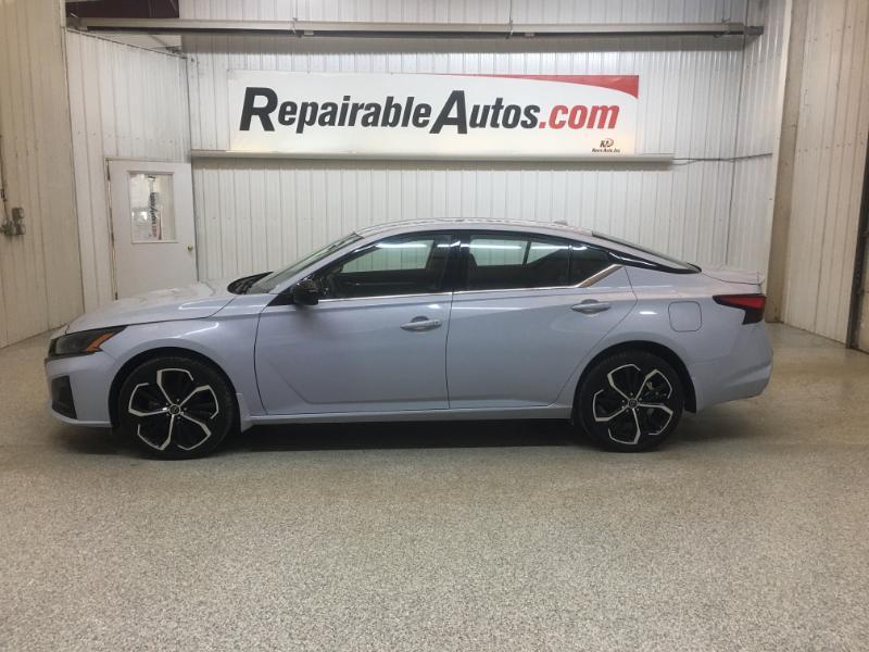 Nissan Altima  2023