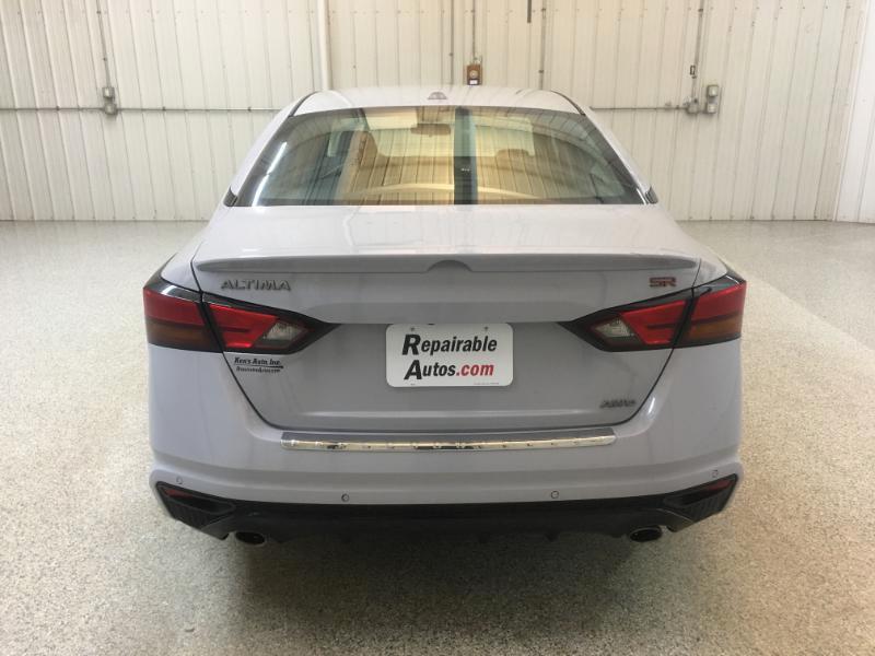 Nissan Altima  2023