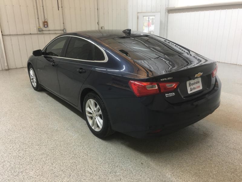 Chevrolet Malibu  2016