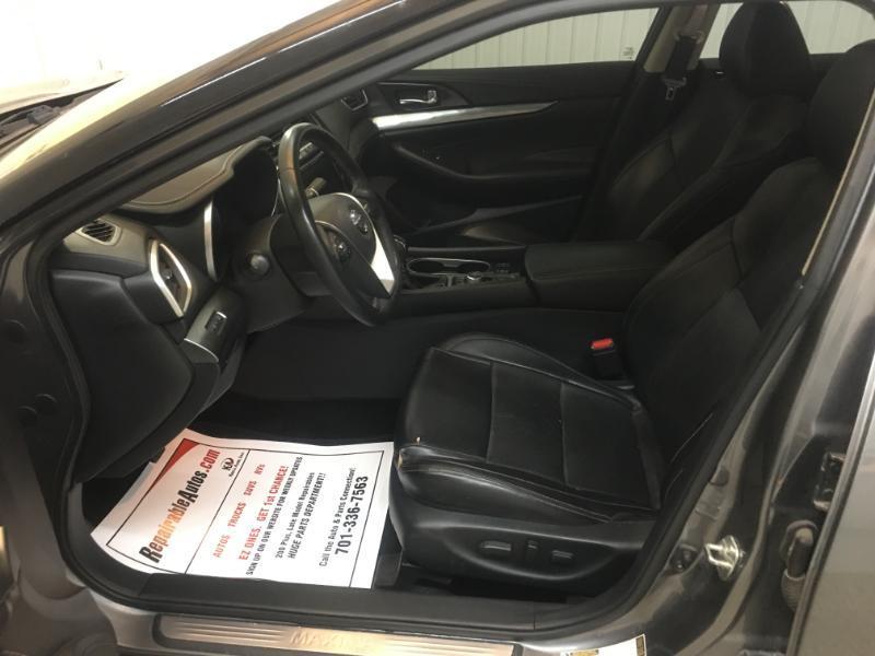 Nissan Maxima  2019