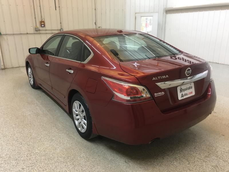 Nissan Altima  2015