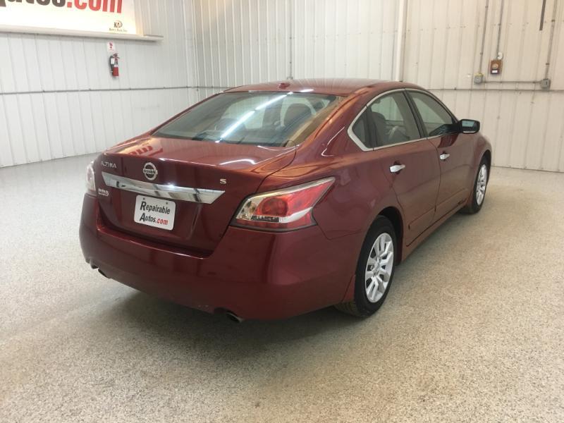 Nissan Altima  2015
