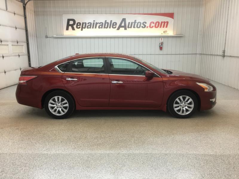 Nissan Altima  2015