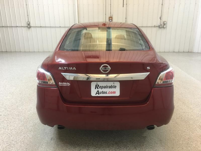 Nissan Altima  2015