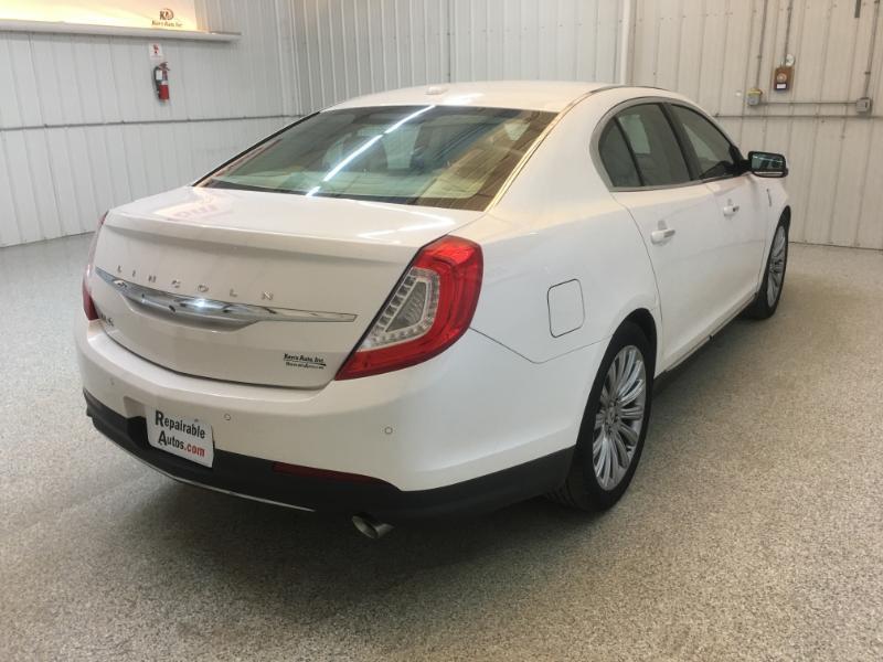Lincoln MKS  2015