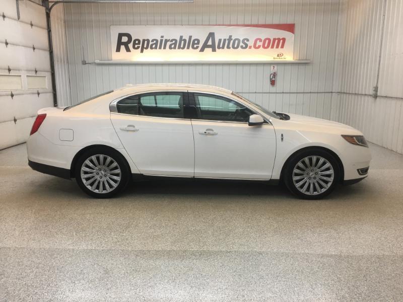 Lincoln MKS  2015