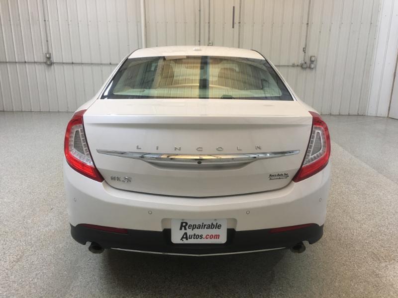 Lincoln MKS  2015