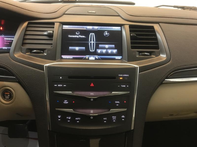 Lincoln MKS  2015
