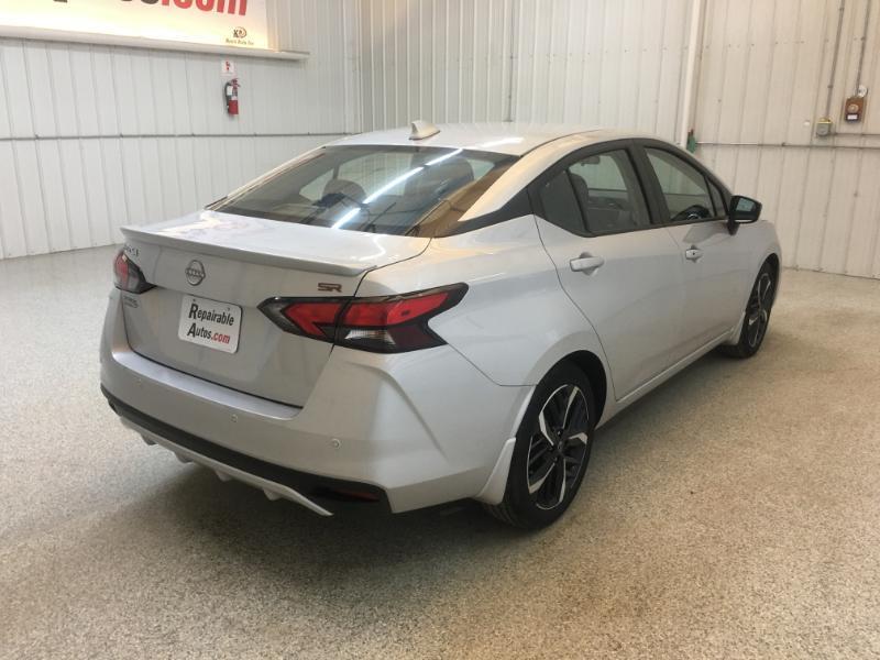 Nissan Versa  2024