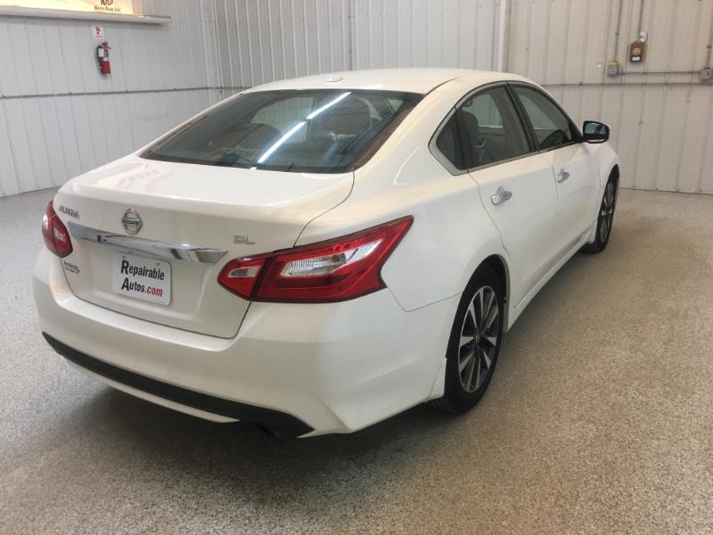 Nissan Altima  2016