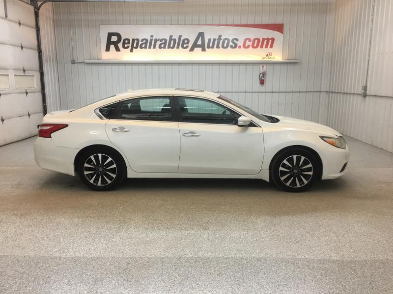 Nissan Altima  2016
