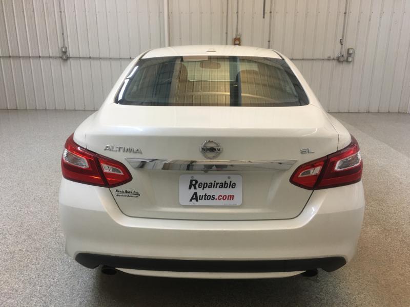 Nissan Altima  2016