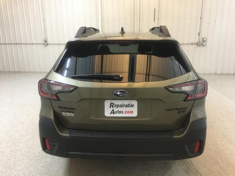 Subaru Outback  2021
