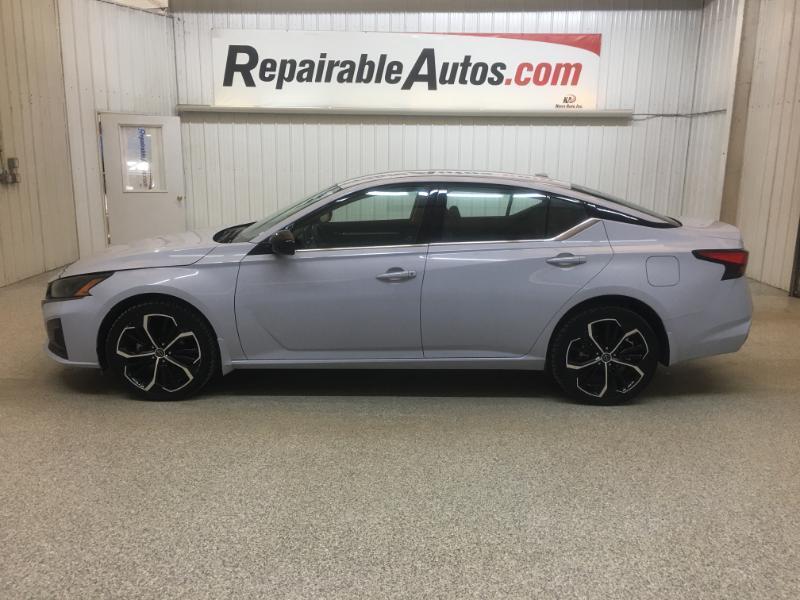 Nissan Altima  2024