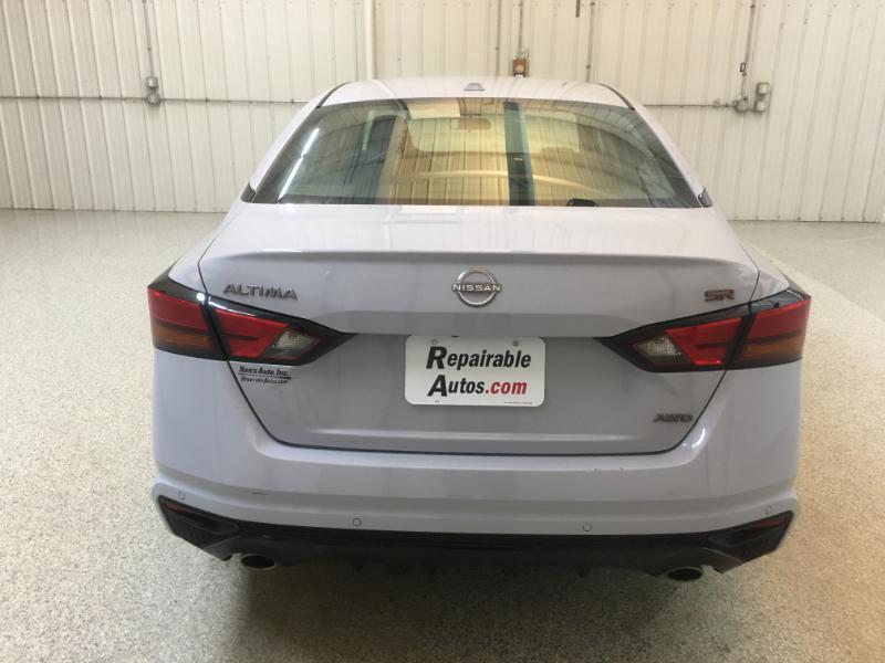 Nissan Altima  2024