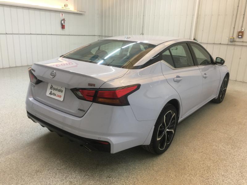 Nissan Altima  2024