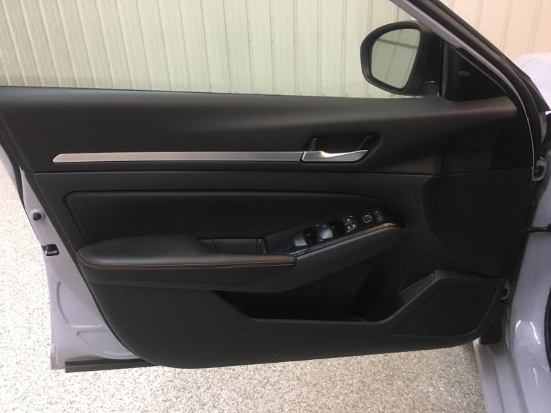 Nissan Altima  2024