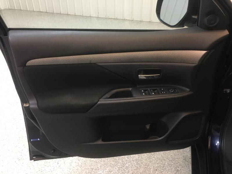 Mitsubishi Outlander  2016