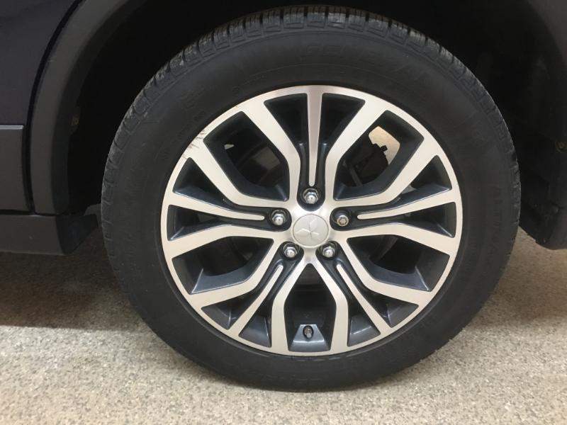 Mitsubishi Outlander  2016