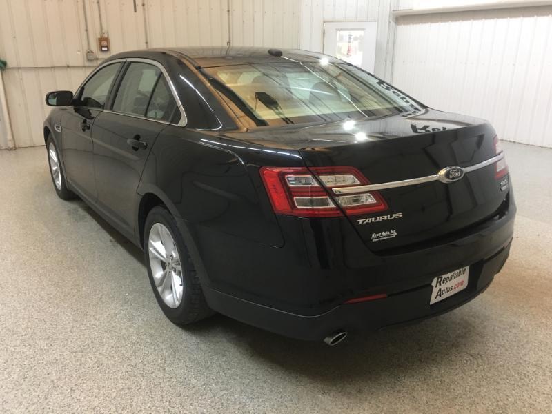 Ford Taurus  2016