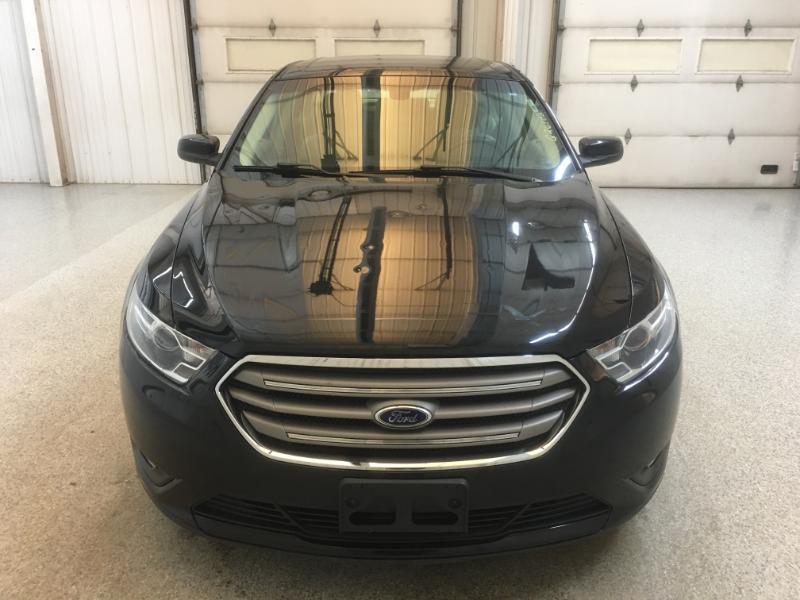Ford Taurus  2016