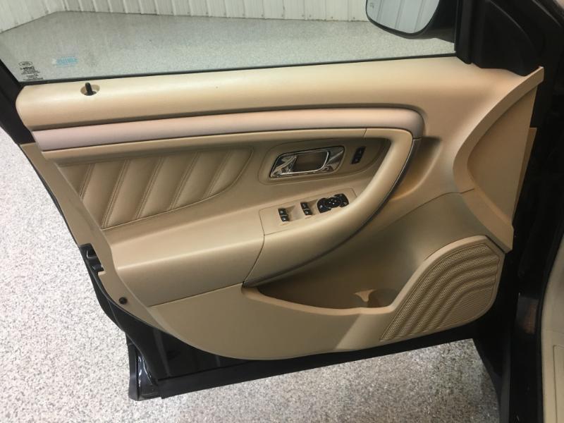 Ford Taurus  2016