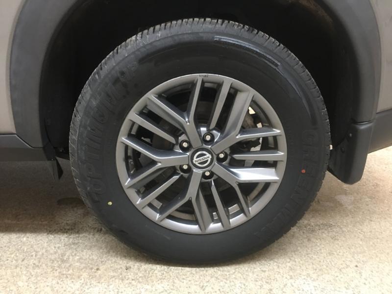 Nissan Rogue  2021